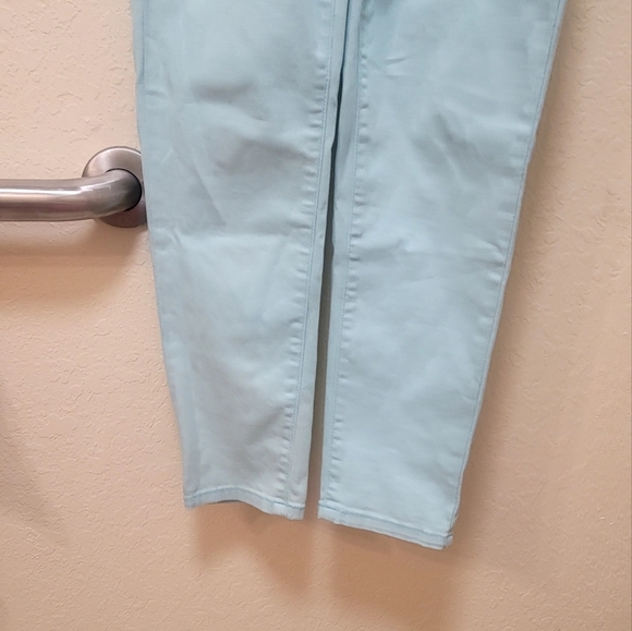 NxD Ladies Size 2 Petite Mint Green Jeans Midrise LITEWASH Pockets Beltloops - Picture 3 of 16